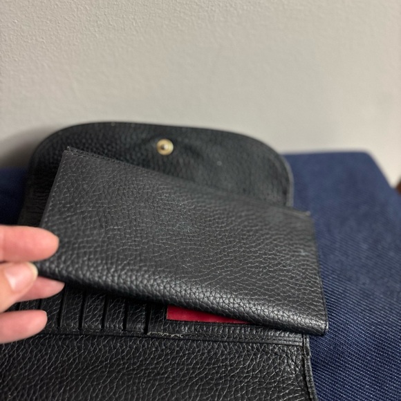 Dooney & Bourke Luca Continental Black Italian Pebbled Leather Red Lined Wallet - Picture 6 of 13